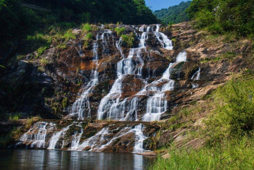 南京公安探望103岁孤寡老人，近30年的爱心仍在延续
